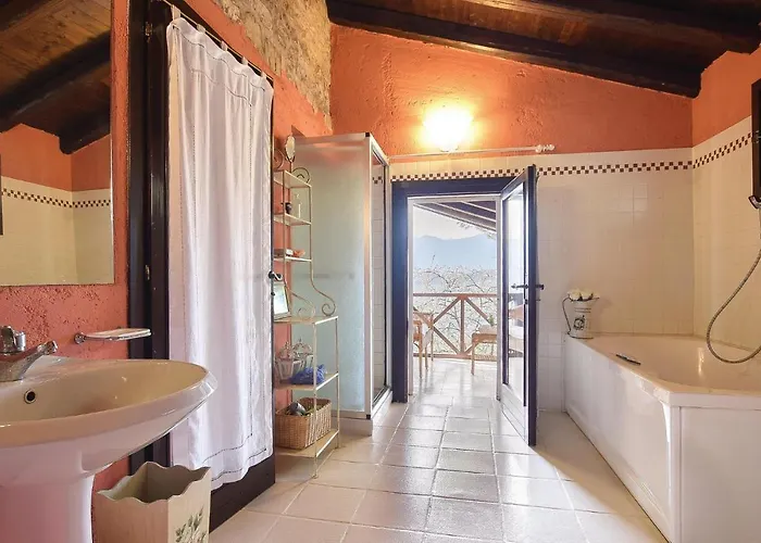Σπίτι διακοπών Gorgeous In With Sauna Tarzo